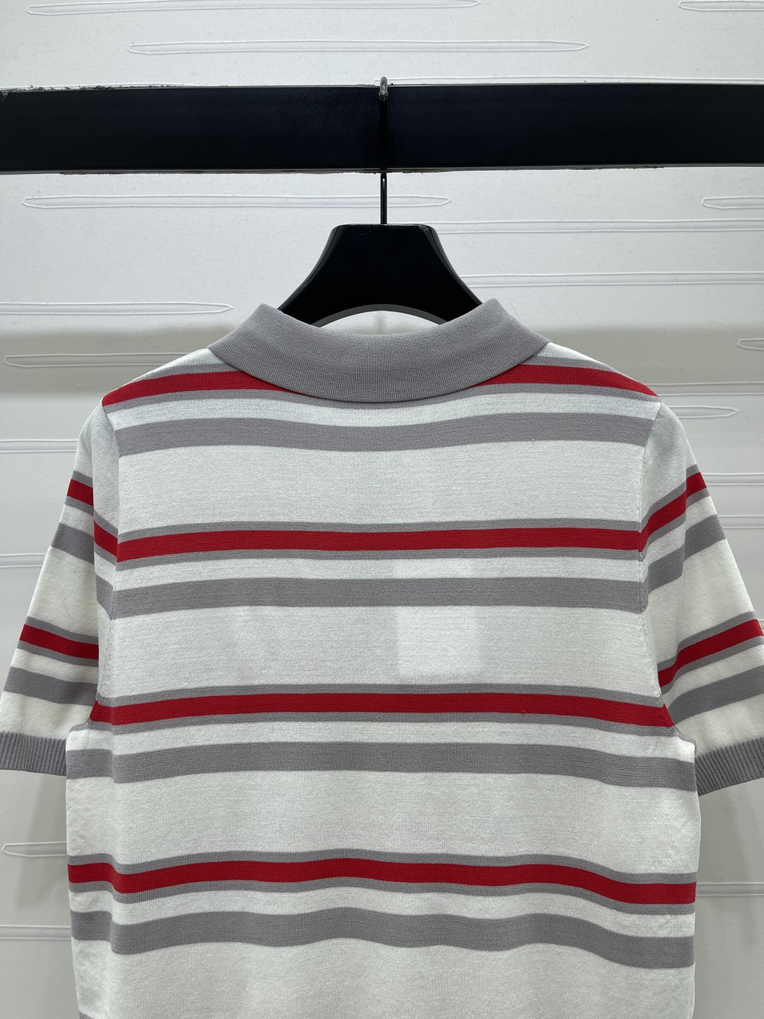 Women's short sleeves